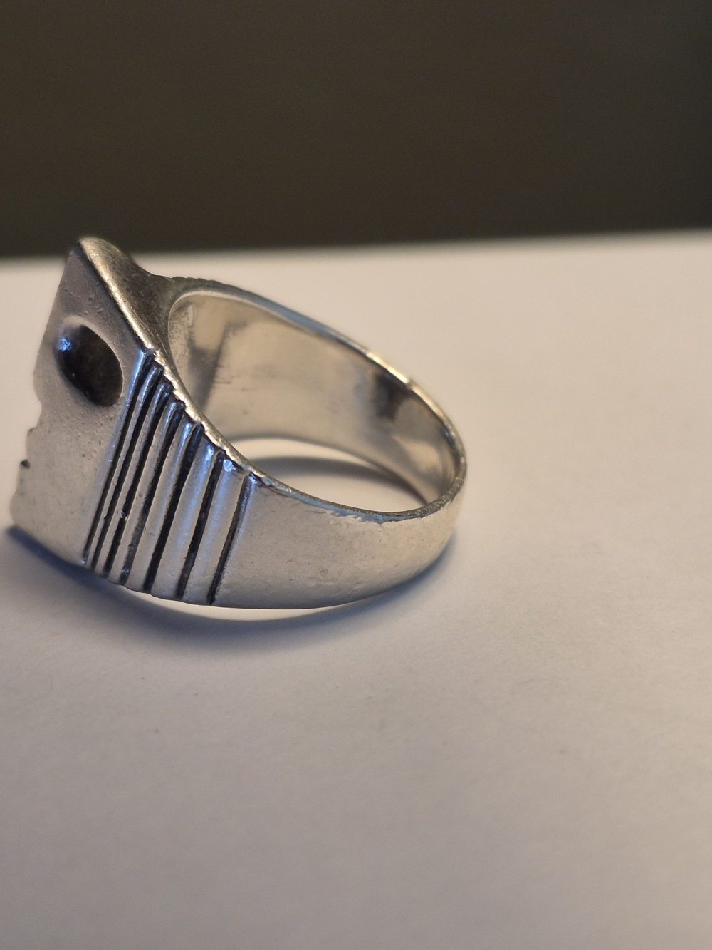Unique Vintage Silver Face Ring - Picture 5 of 8